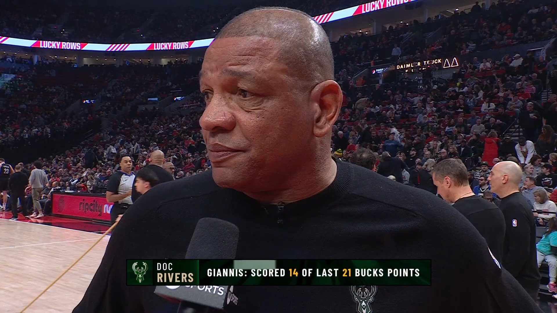 雄鹿惨败开拓者,遭遇三连败 雄鹿惨败开拓者,遭遇三连败