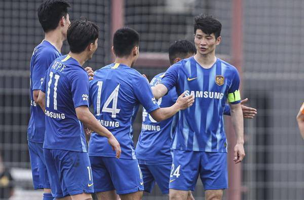 悟空体育-江苏苏宁在主场迎来了一场惊险胜利