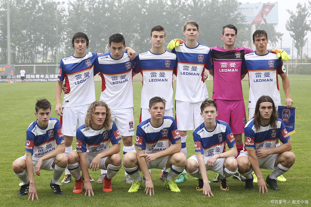 瓦朗谢纳斯夺得三分,追赶前列球队 瓦朗谢纳斯夺得三分,追赶前列球队