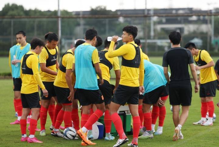 悟空体育-继续努力!某队积极备战各项比赛不敢有懈