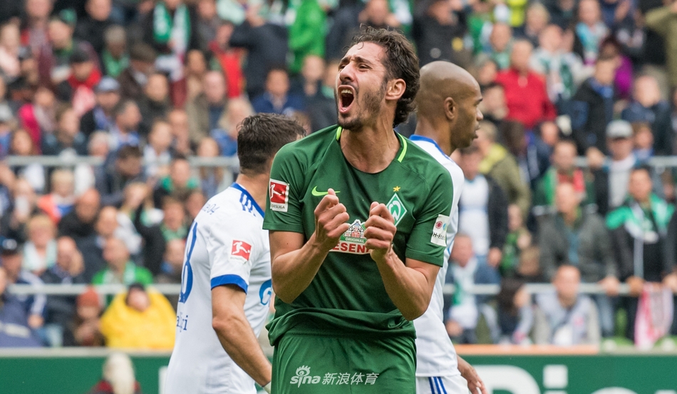 沙尔克04客场战平云达不莱梅，保住争冠关键一分