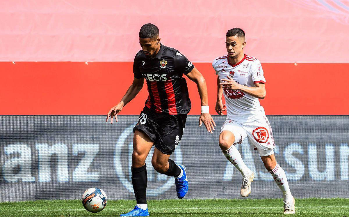 摩纳哥主场不敌尼斯,排名有所下滑 摩纳哥主场不敌尼斯,排名有所下滑