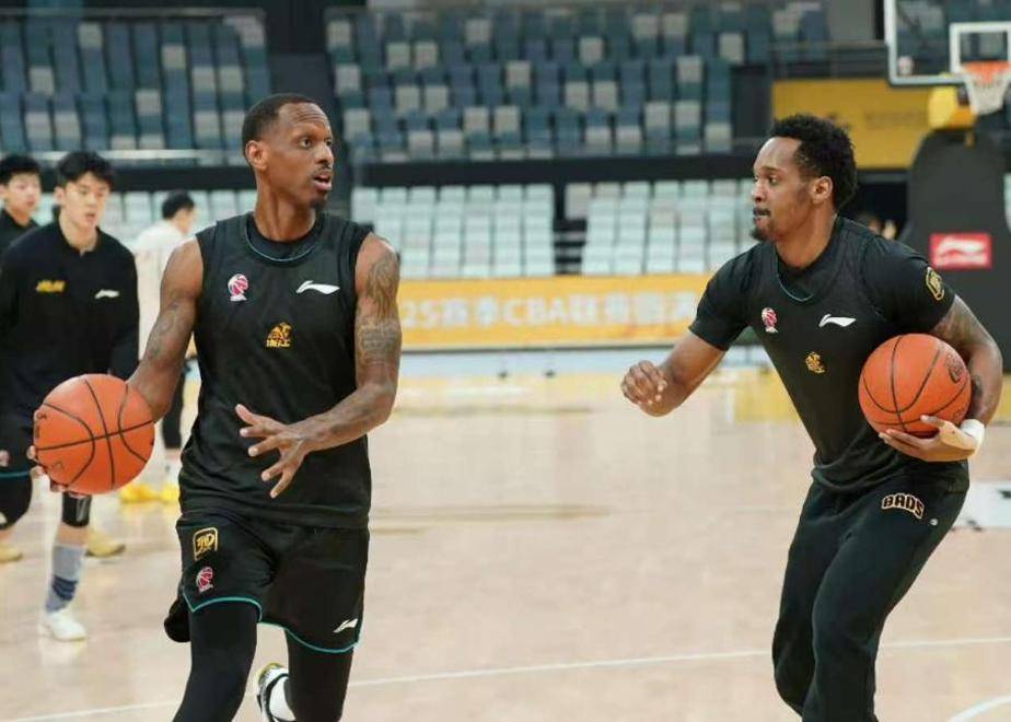 大连一方球队备战实力横溢,备战新赛季冲击冠军 大连一方球队备战实力横溢,备战新赛季冲击冠军