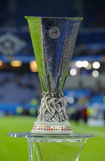 实力碾压劲旅，豪取冠军奖杯！