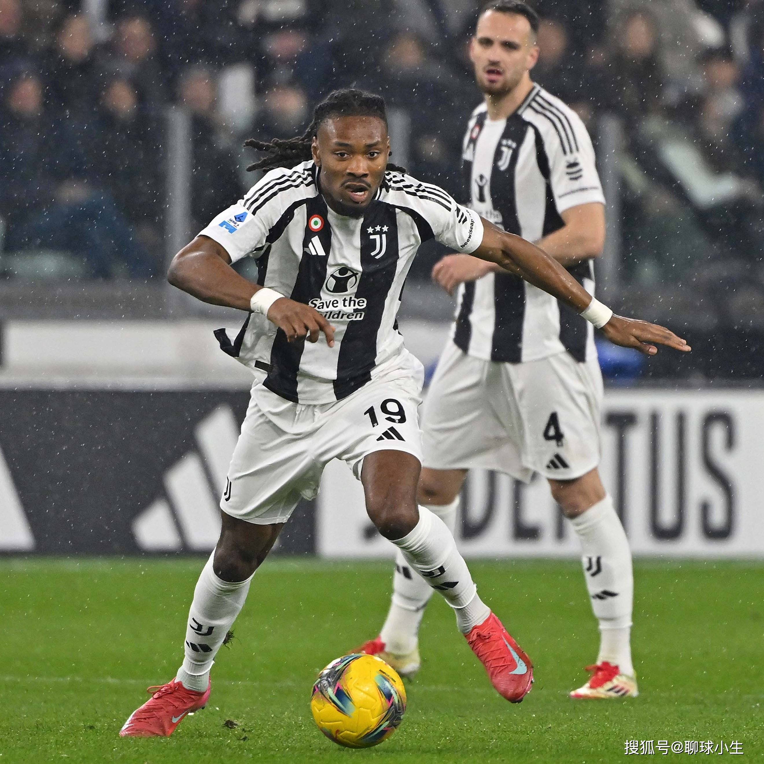 悟空体育-尤文主场失利,领跑位置动摇