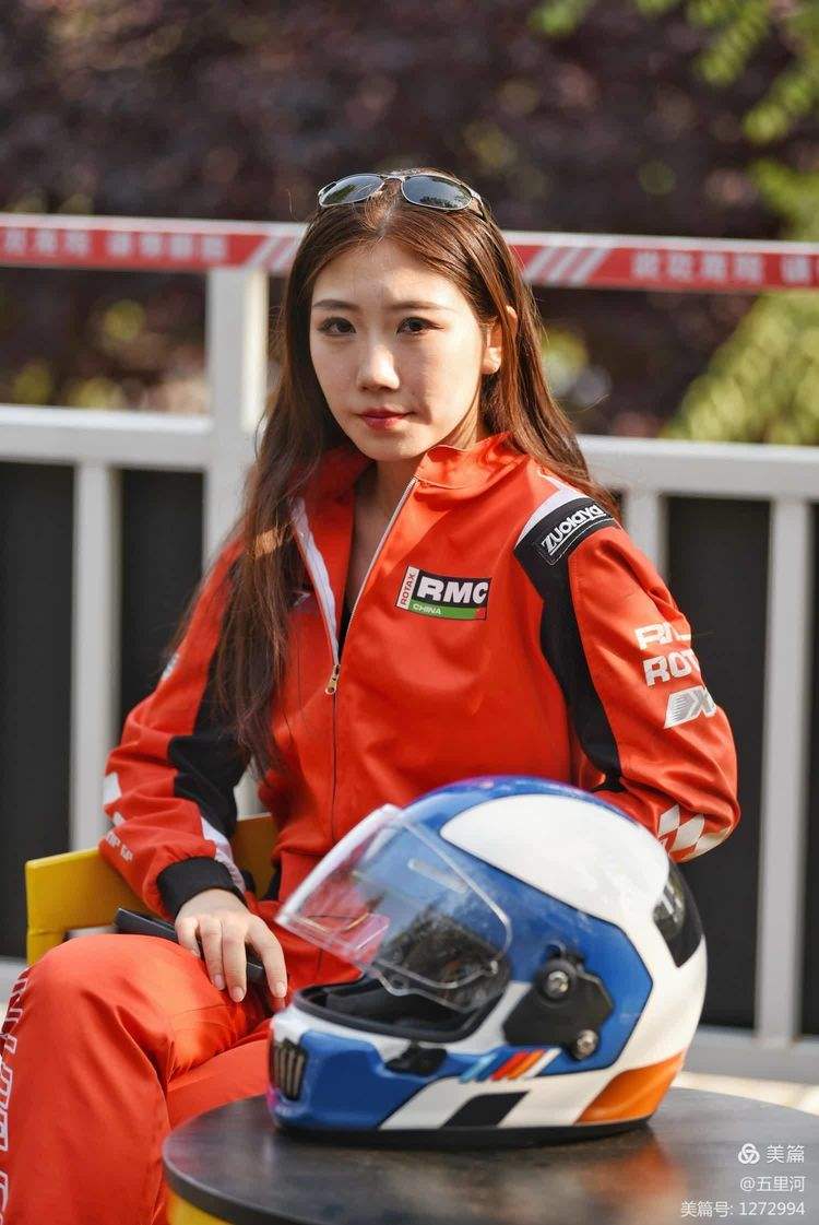 选手身姿飒爽，技艺精湛令人震撼