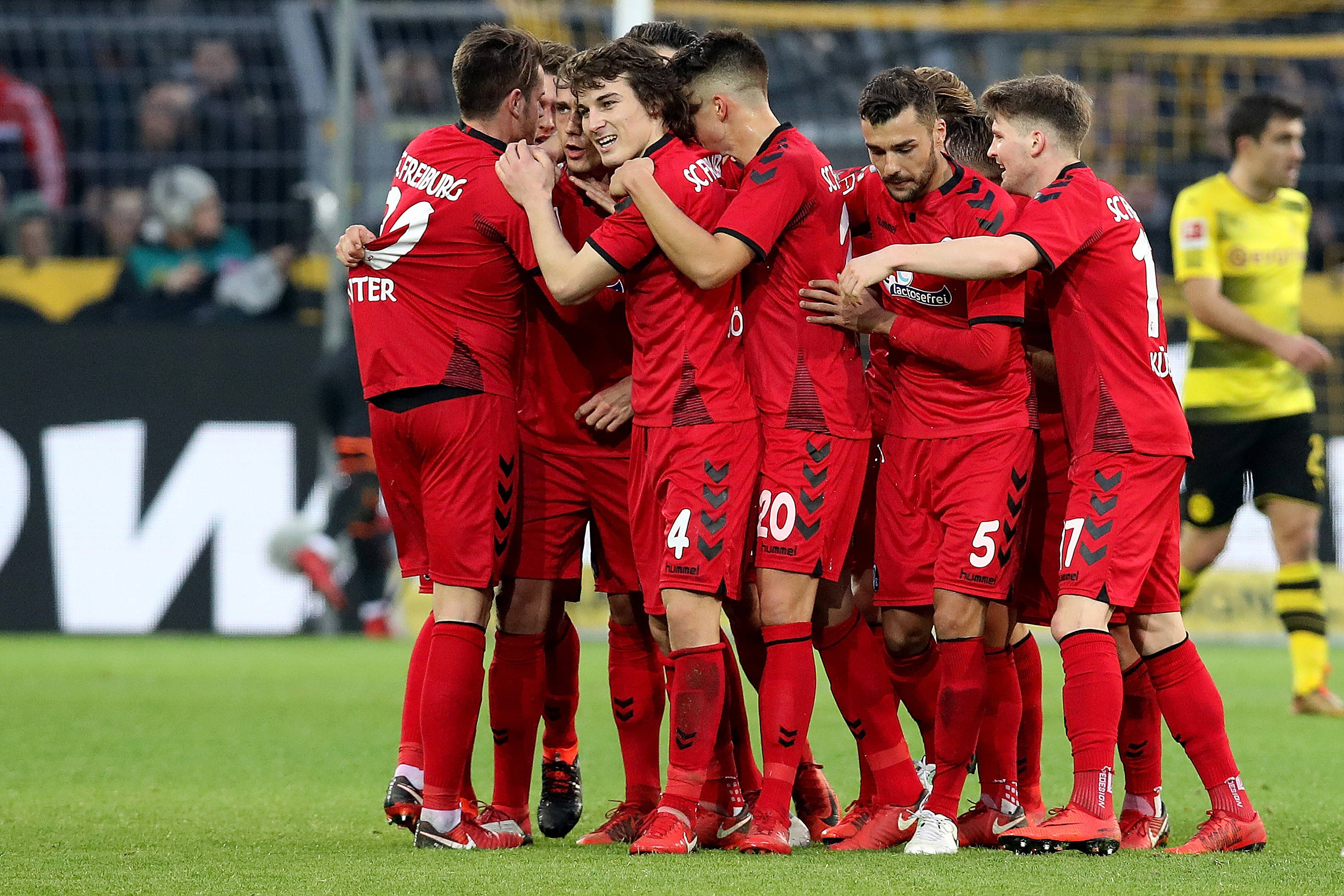 悟空体育-弗赖堡连胜延续,逐渐跻身争冠集团