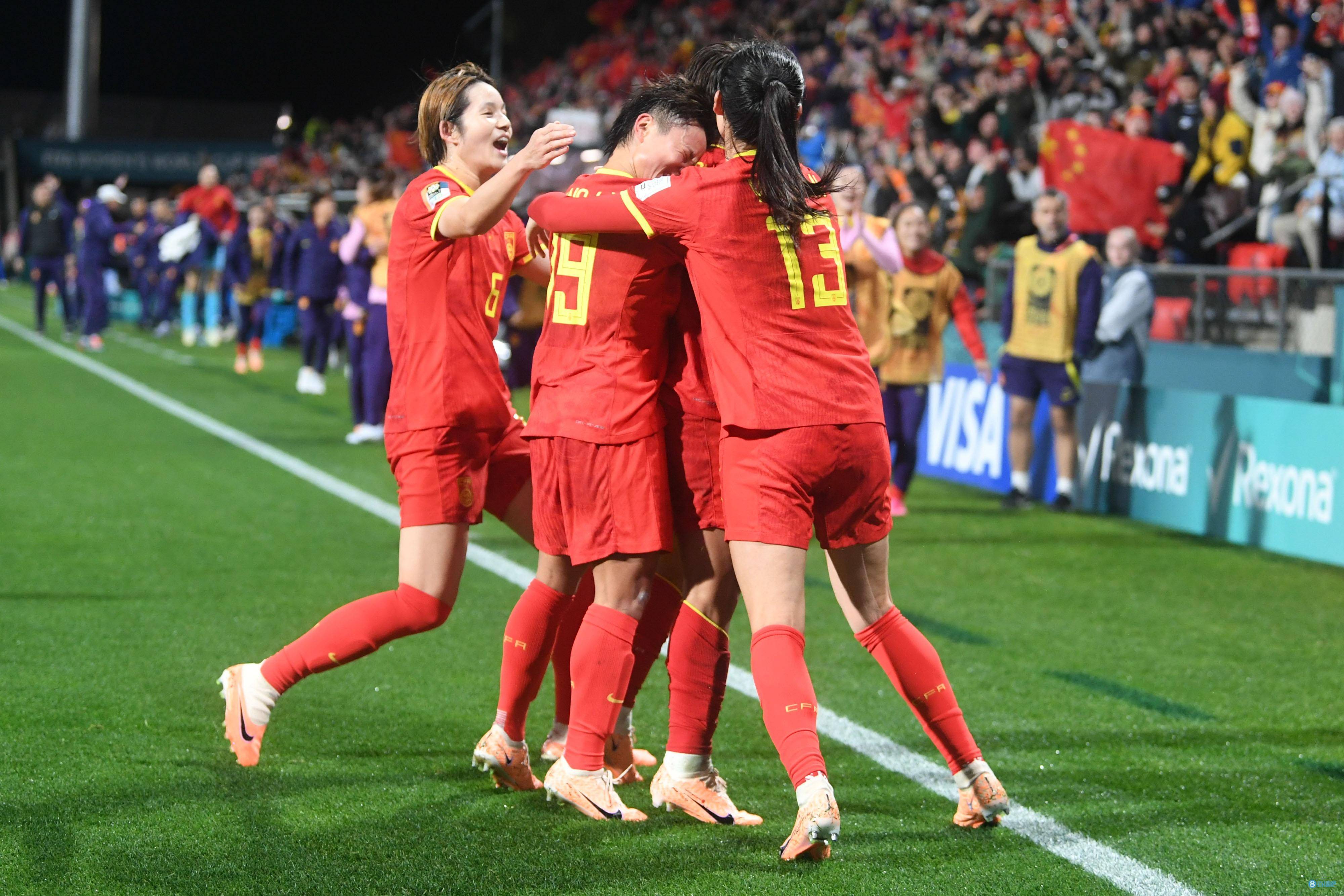 国内足球赛事中,女子球队表现出色! 国内足球赛事中,女子球队表现出色!