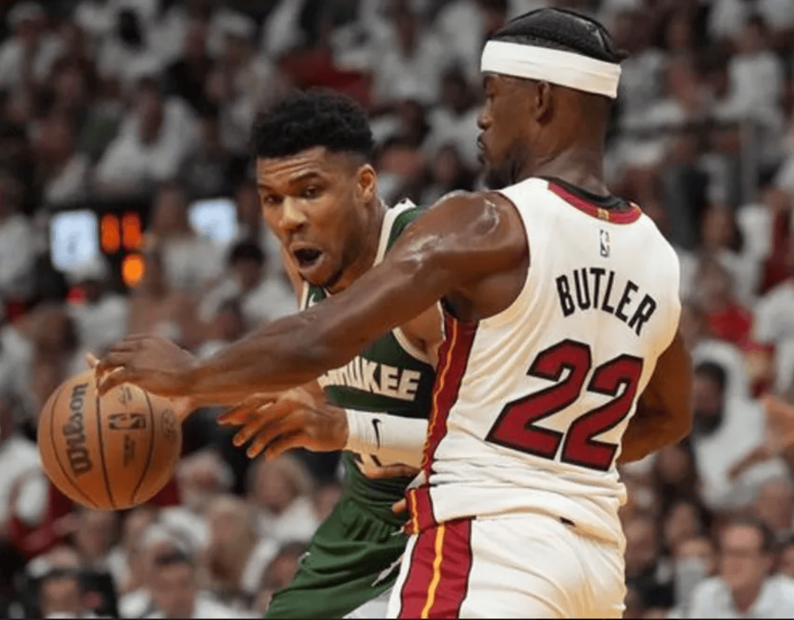 雄鹿客场横扫魔术,赢得四连胜 雄鹿客场横扫魔术,赢得四连胜