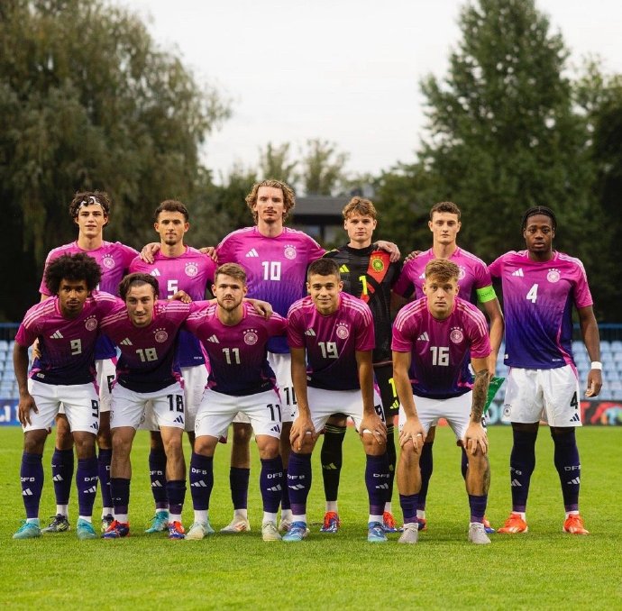 北马其顿队在欧国联附加赛中取得胜利 北马其顿队在欧国联附加赛中取得胜利