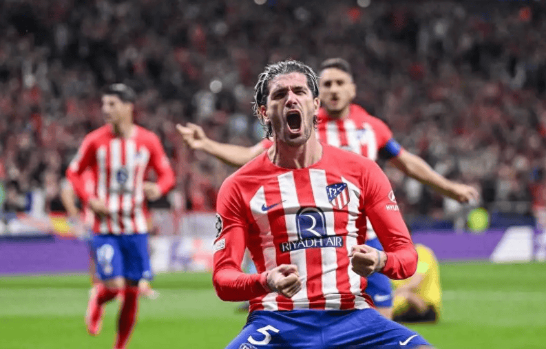 悟空体育-比利亚雷亚尔主场大胜马德里竞技，稳居榜首位置