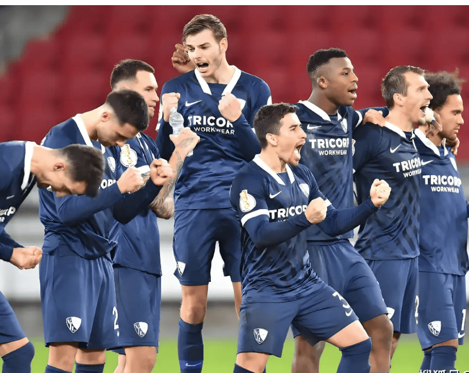 悟空体育-门兴格拉德巴赫重振旗鼓:冲刺德甲前六