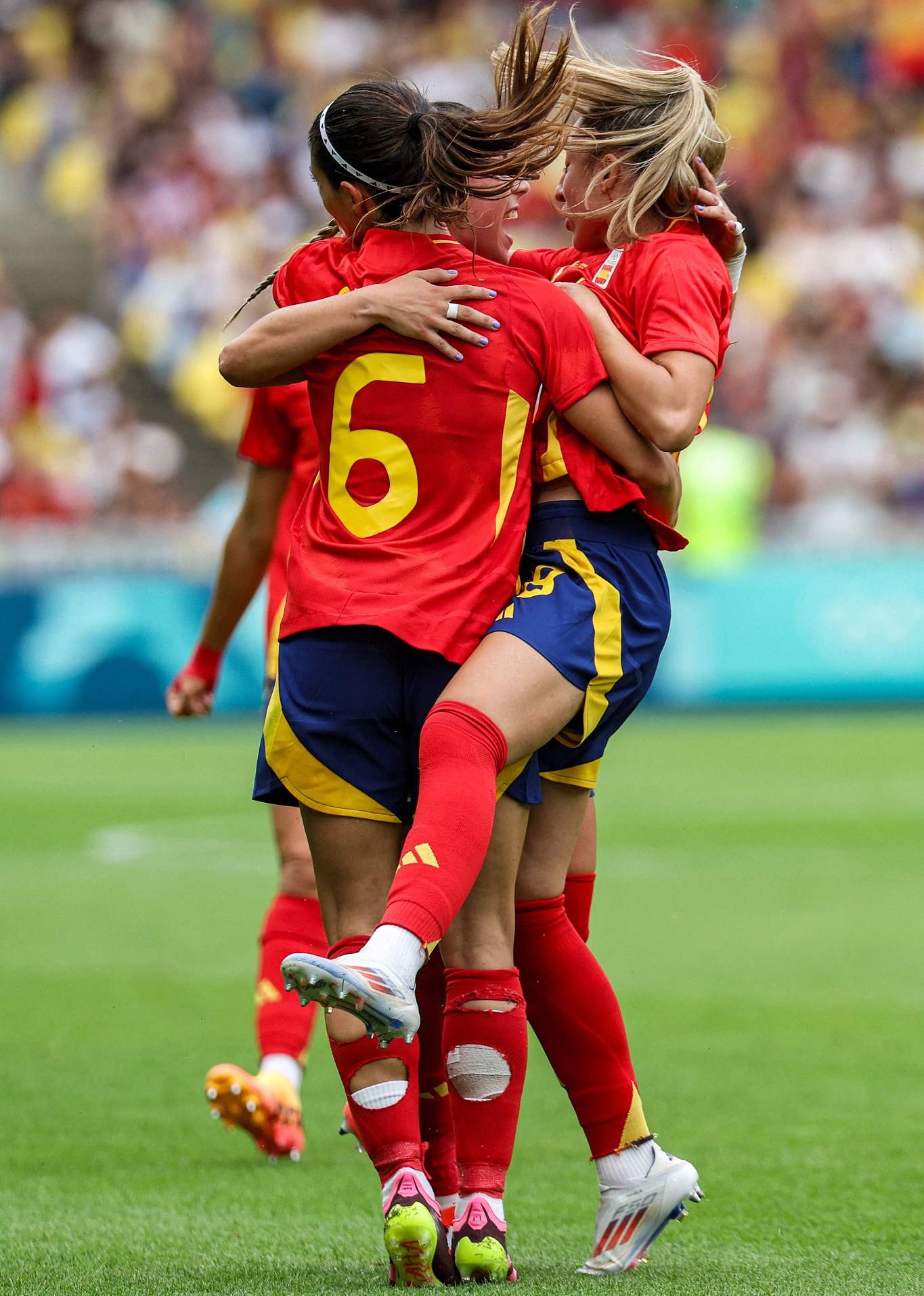 西班牙女子足球联赛,一触即发 西班牙女子足球联赛,一触即发