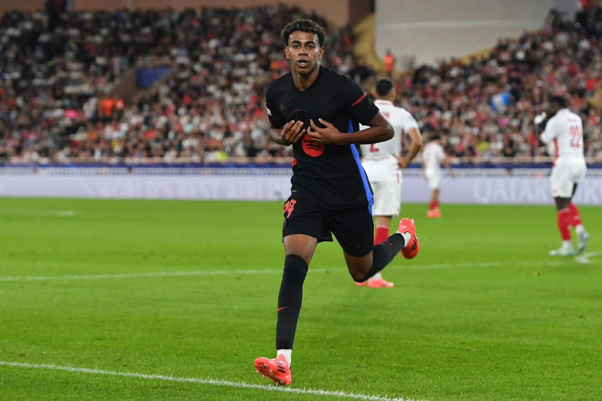 摩纳哥客场大胜,取得关键三分 摩纳哥客场大胜,取得关键三分