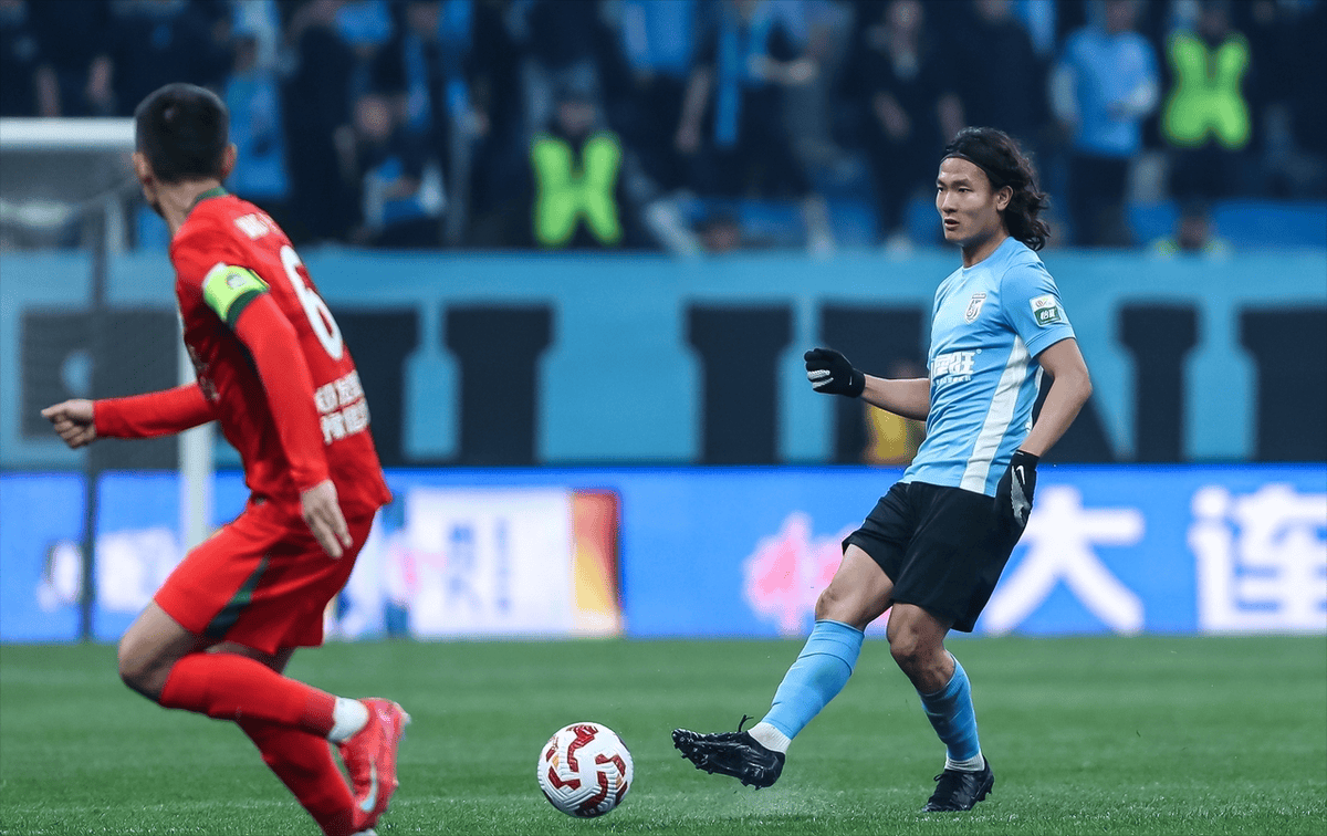 大连一方力保主场,坚守阵地击溃对手 大连一方力保主场,坚守阵地击溃对手