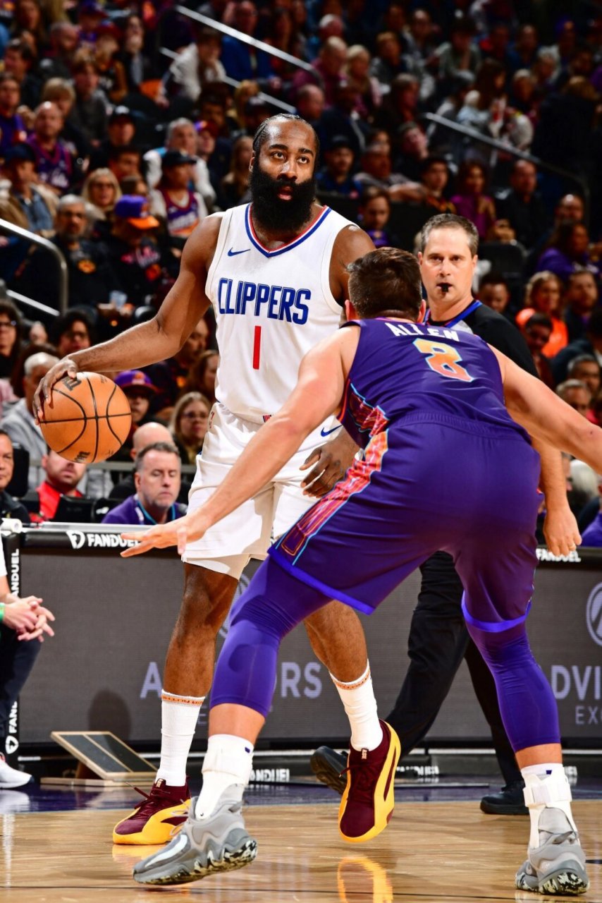 快船连续三场胜利,状态神勇 快船连续三场胜利,状态神勇