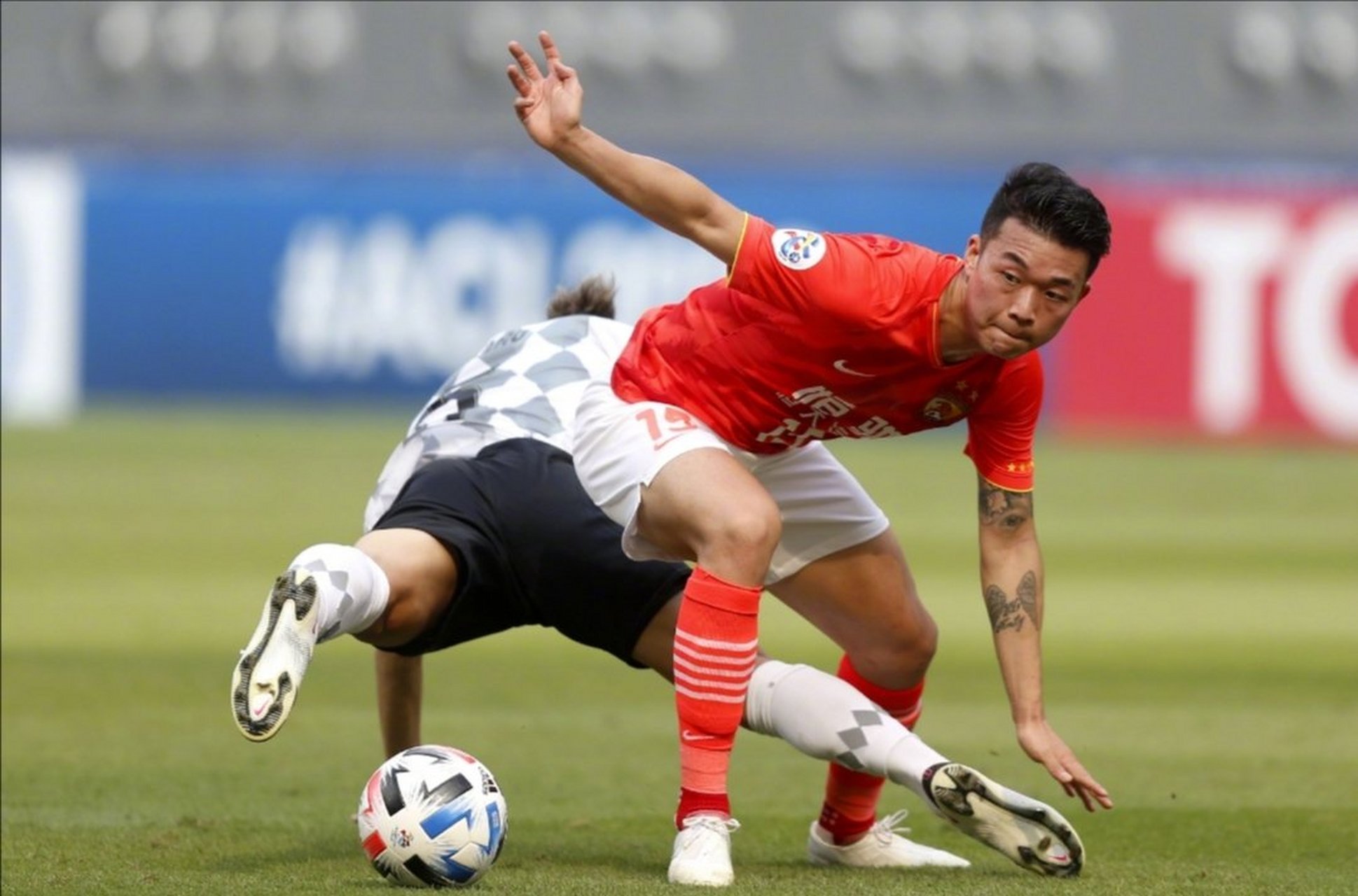 广州恒大进攻强势,连续取得胜利 广州恒大进攻强势,连续取得胜利