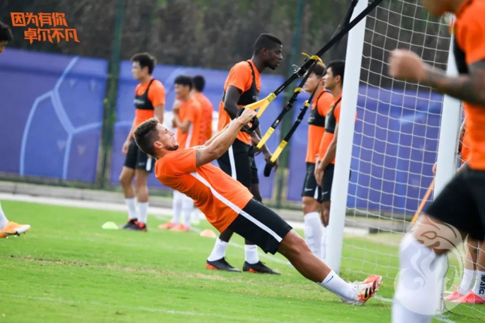 季后赛氛围渐浓,各队积极备战迎接挑战 季后赛氛围渐浓,各队积极备战迎接挑战