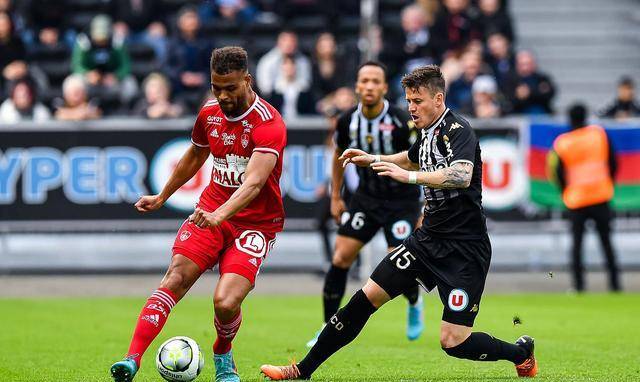 圣埃蒂安主场平局，稳守防线