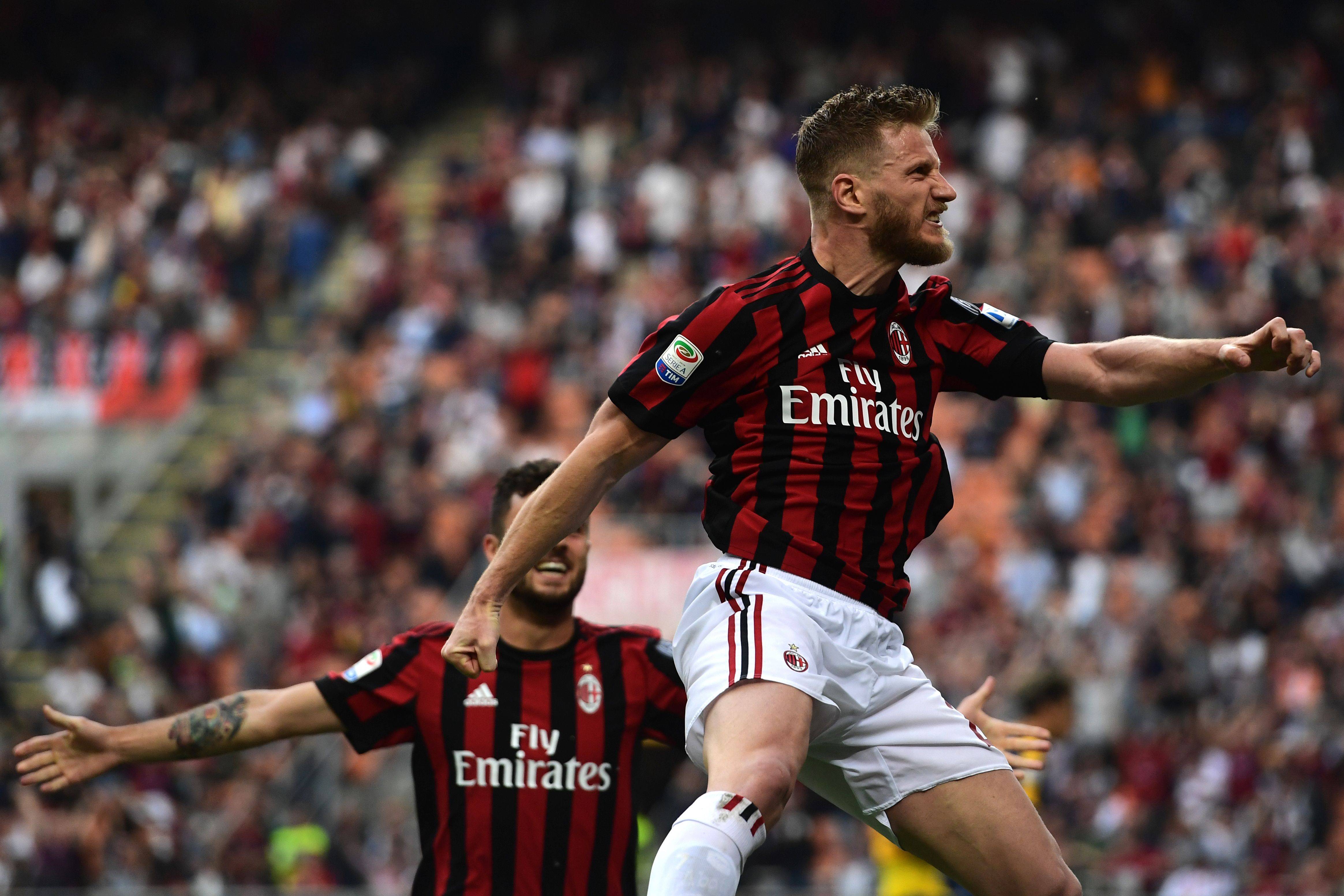 悟空体育-AC米兰后防线表现不佳，手握不利局面