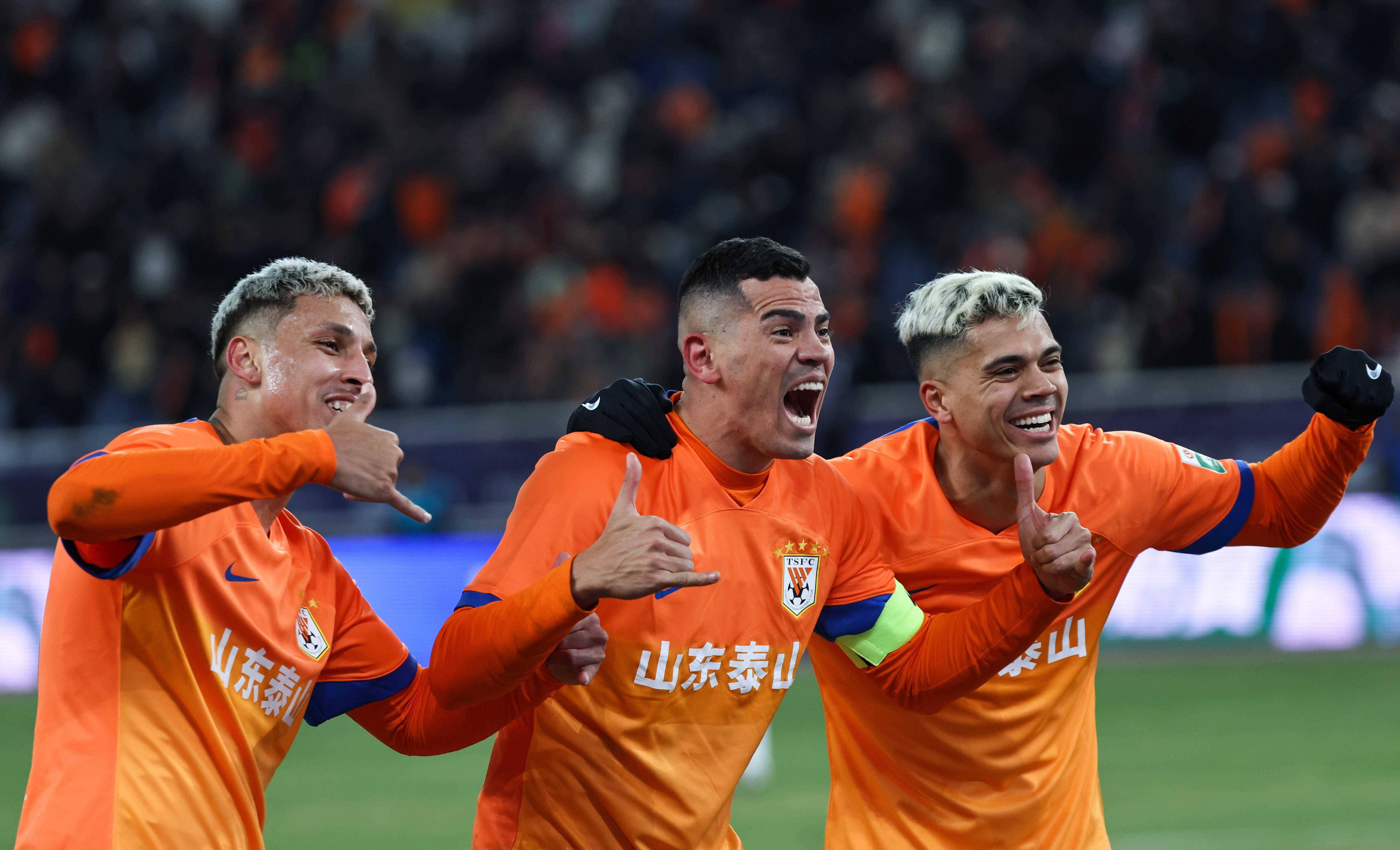 悟空体育-中超俱乐部迎来挑战,比赛场面激烈