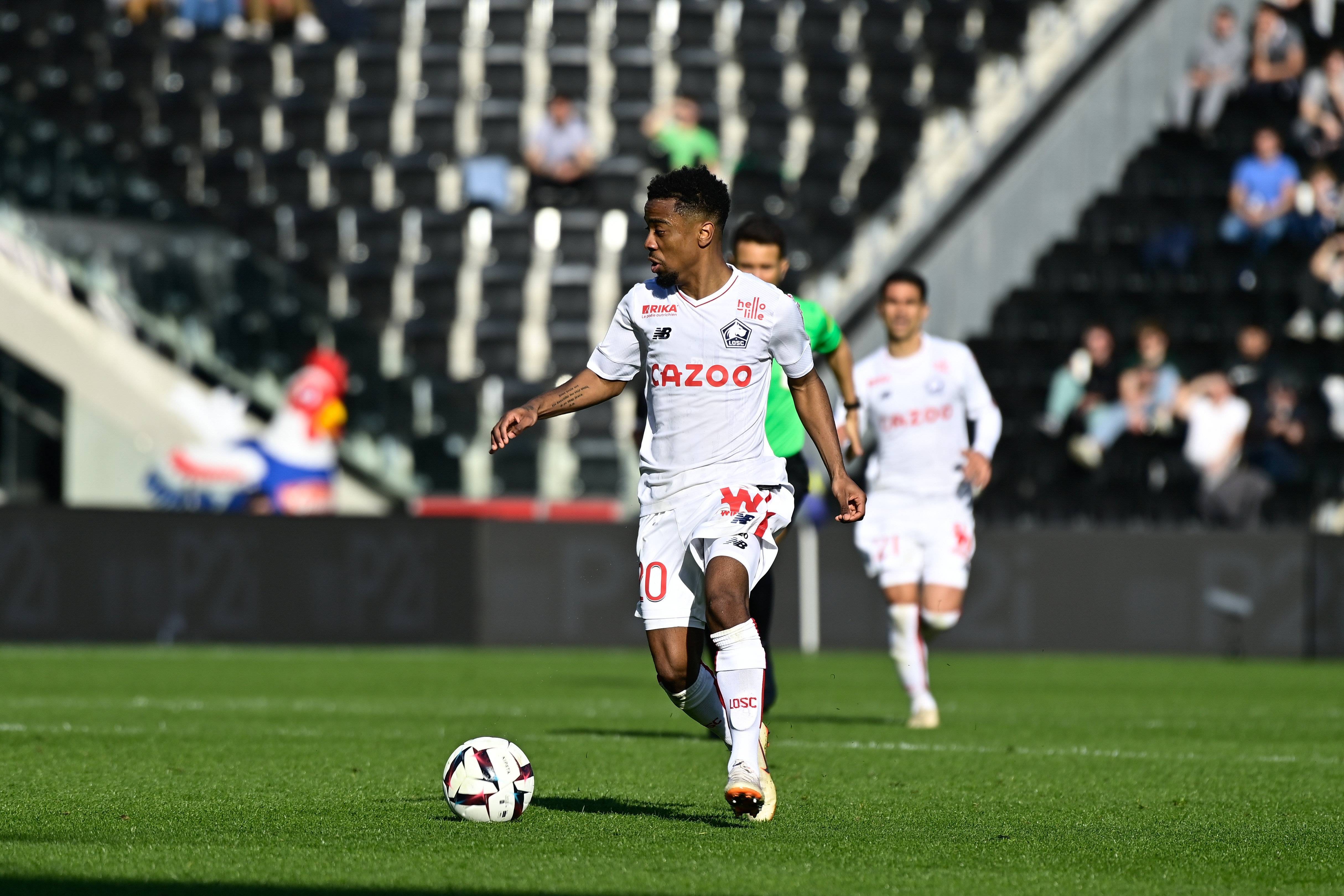 里尔球员取得首开纪录,助球队胜利 里尔球员取得首开纪录,助球队胜利