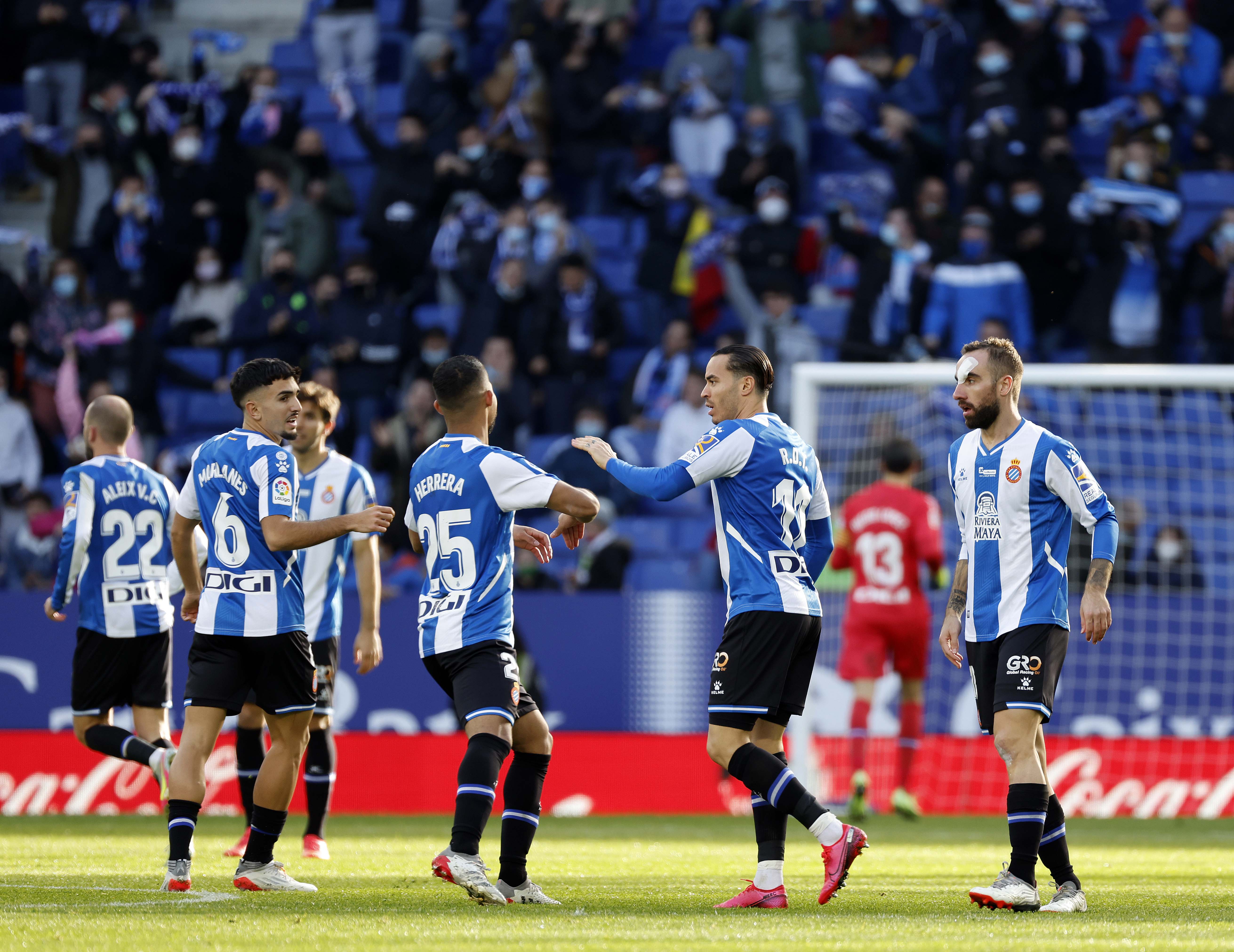 莱万特的火力全开让对手束手无策 莱万特的火力全开让对手束手无策