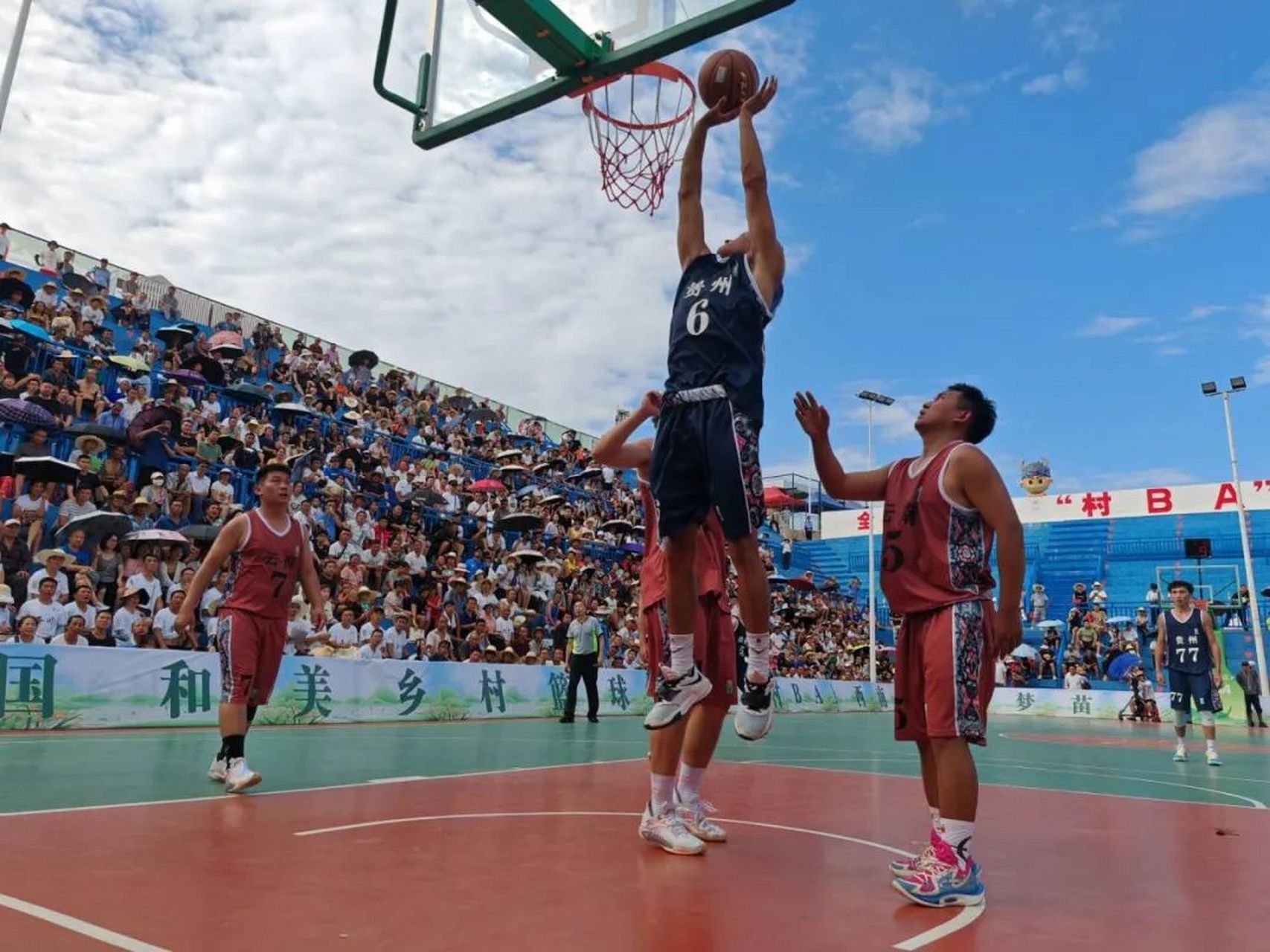 美洲篮球职业联赛决赛场上激战连连 美洲篮球职业联赛决赛场上激战连连