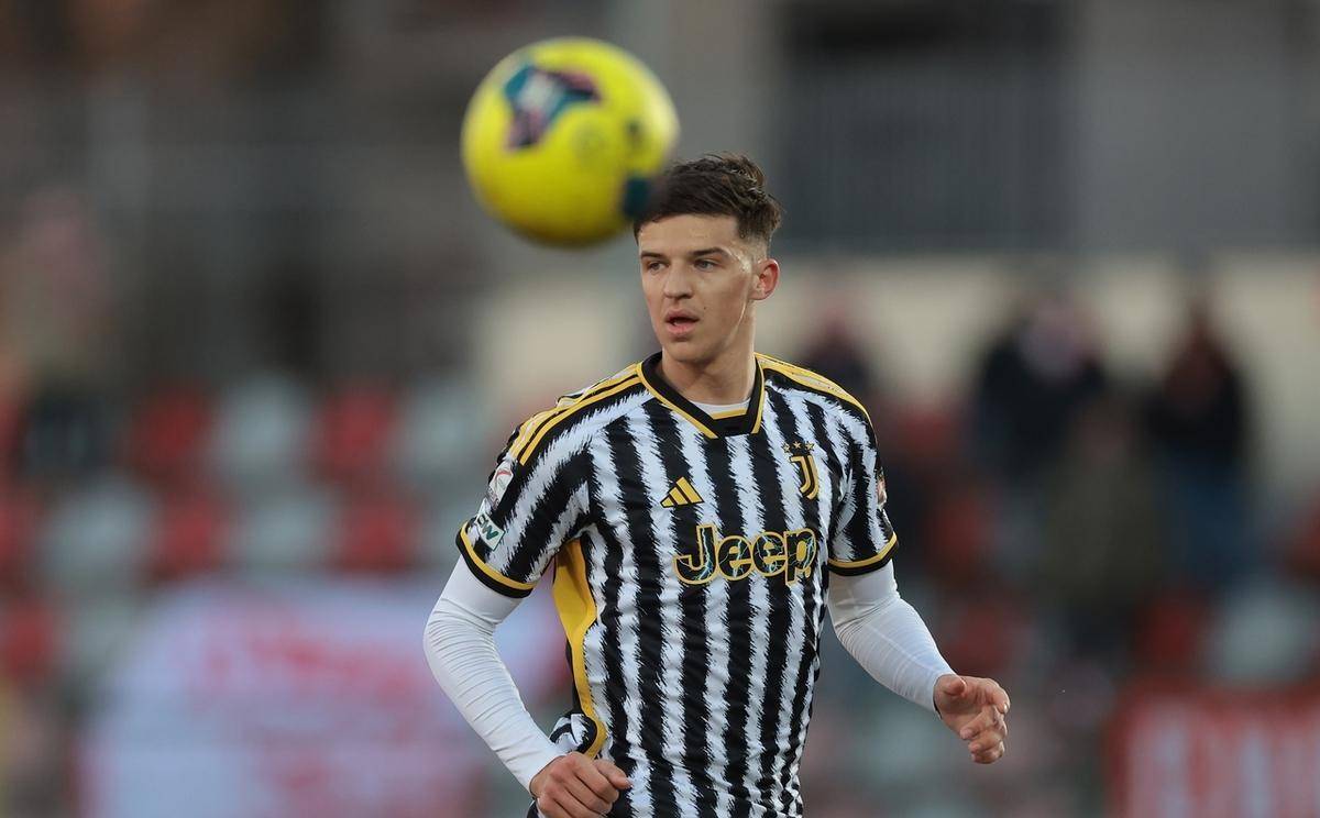 悟空体育官方网站-尤文图斯客场战平，豪门雄风有所动摇