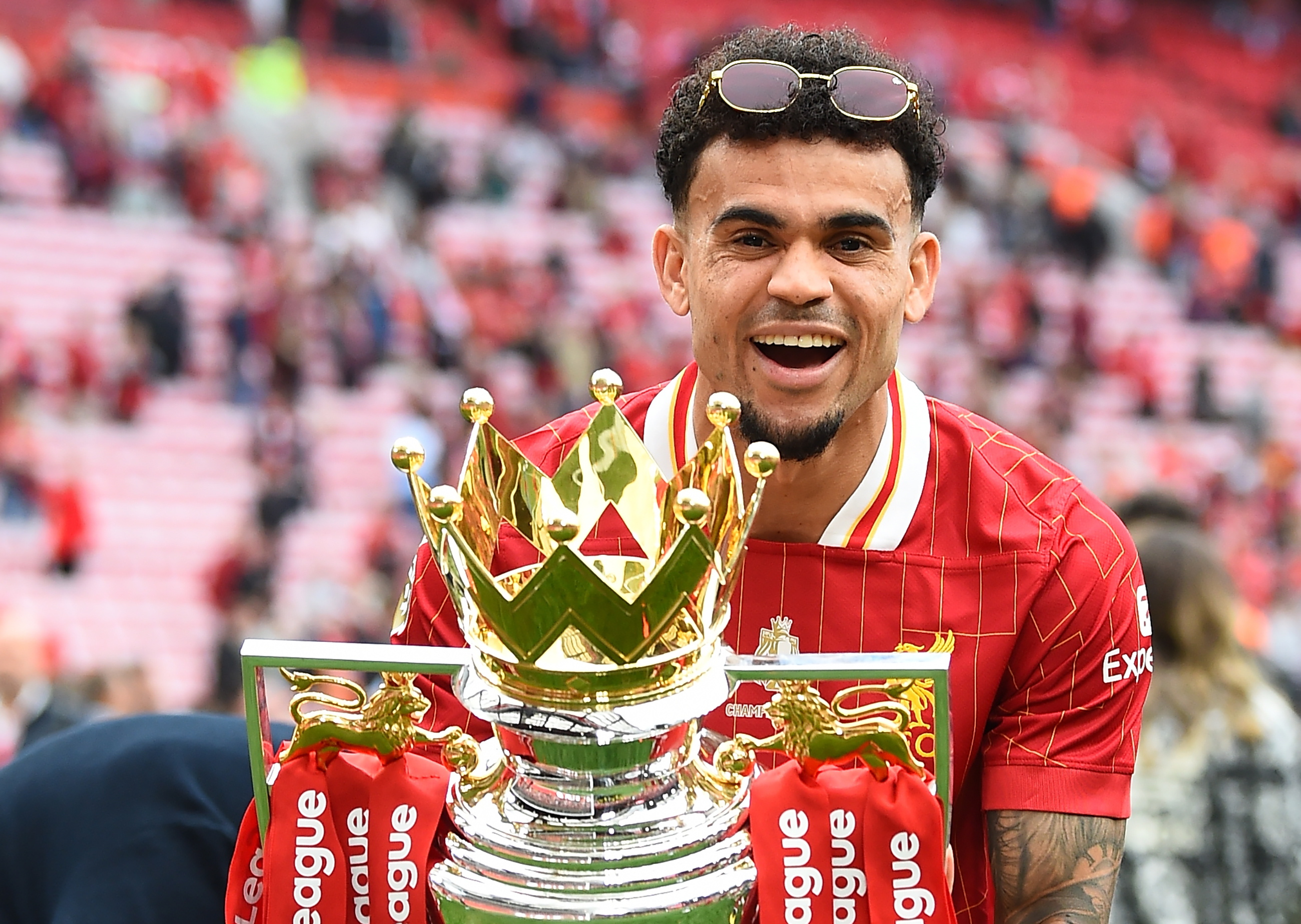 悟空体育-利物浦大胜继续领跑,英超冠军热门不容小觑