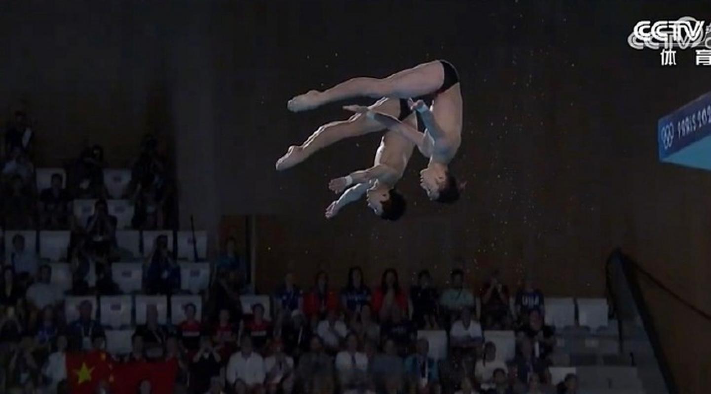 悟空体育-跳水选手高空飞跃夺得冠军！