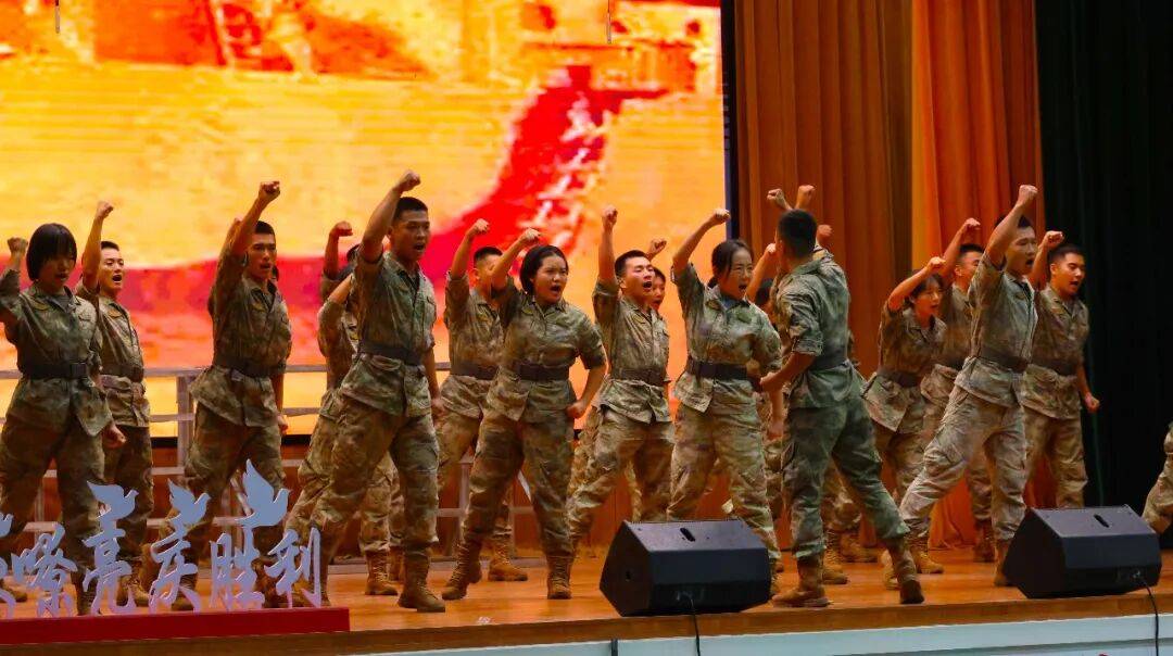 激动人心场面,比赛中传出一声声欢呼与呐喊 激动人心场面,比赛中传出一声声欢呼与呐喊